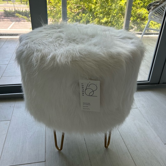 Project 62 stool still has the tags on - Picture 2 of 2